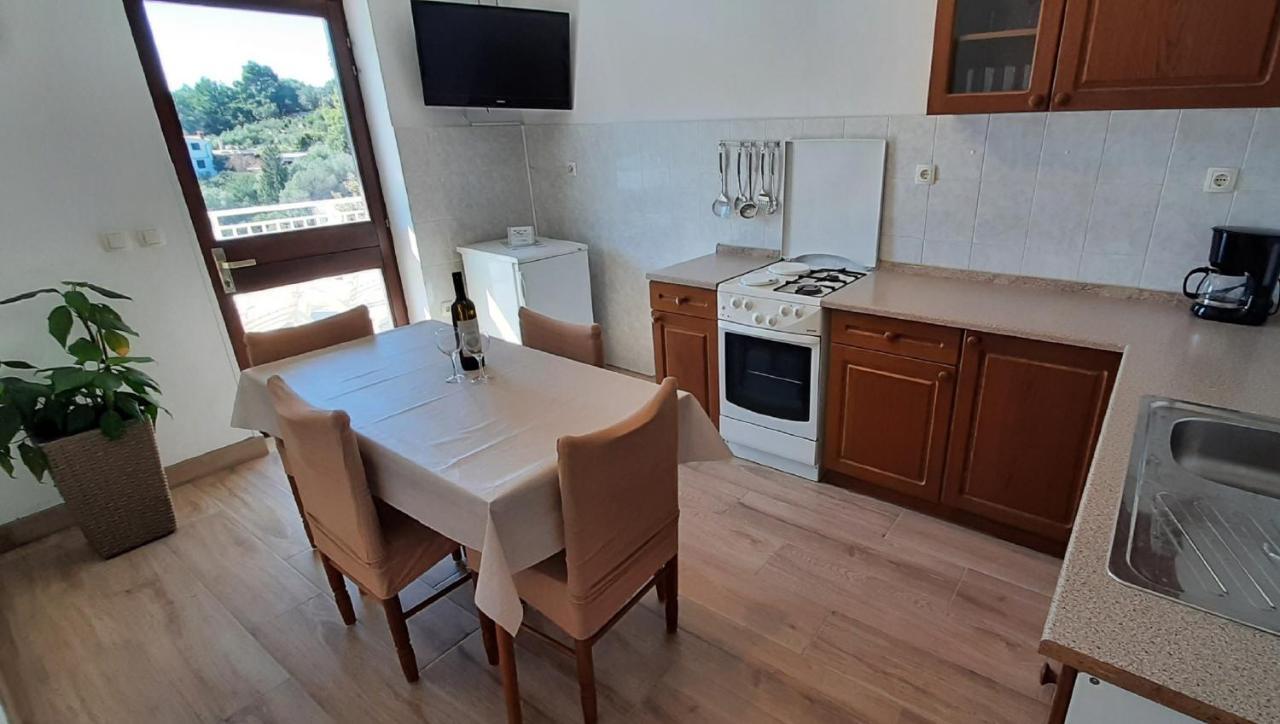 Apartment Classic Zrnovo Exterior photo